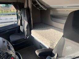 DAF XF 440 6 x 2 Volumencombi