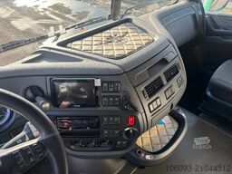 DAF XF 440 6 x 2 Volumencombi