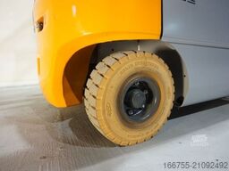 STILL RCE25 Triplex 3.+4. Ventil Kabine erst 3 Stunden