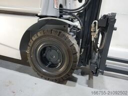 STILL RX70-16T Tele 3. Ventil erst 1371 Stunden