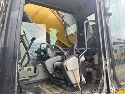 Caterpillar 336FL Tracked material handler