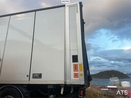 Volvo FM450 box truck 6x2 w/ full side opening, 2 zone u