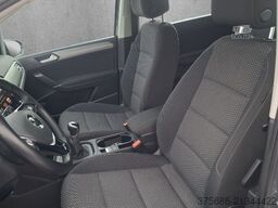 Volkswagen Touran 1.5 TSI Comf+1.Hand+Navi-Vorb.+AZV+Sitzh.