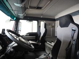 MAN TGX 33.640 6x4 tractor unit / GVM 70 t