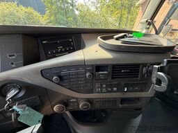 Volvo FH 420 4X2 Globetrotter Hydraulic NL Truck