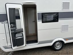 Hobby De Luxe 490 KMF Modell 2026 1800kg Garage