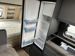 Hobby De Luxe 490 KMF Modell 2026 1800kg Garage