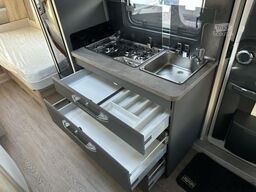 Hobby De Luxe 495 UL IC Sonder. Mod. 2026 1800 kg