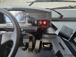 Volvo 8900