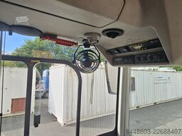 Volvo 8900
