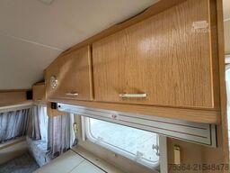 KIP KG 42 T Wohnwagen Toilet + Heizung + Vorzelt