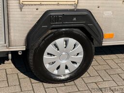 KIP KG 42 T Wohnwagen Toilet + Heizung + Vorzelt