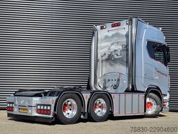 Scania S590 V8 6X4 / 2 TANKS / NL TRUCK! 80T