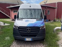Mercedes Benz Sprinter