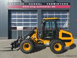 Nakladalnik JCB 407 BJ 26 Konstantöl