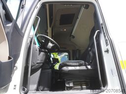 Mercedes-Benz Actros 2542 / NEW tow truck / steered 3r