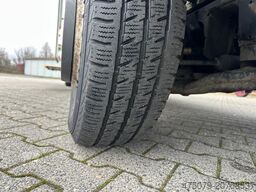 MERCEDES-BENZ Sprinter 519 RTW / 4x4 Allrad / WAS Trage