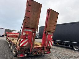 GOLDHOFER 3-Achs Tieflader mit Rampen hydr. Zwangslenkung