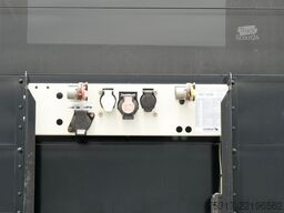 SCHMITZ CARGOBULL SKO 24 / ROLLTOR / ZURRLEISTE BLACK 62 tsd km  !