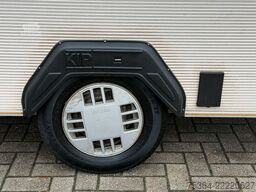 KIP Kompakt KK 400 EK Wohnwagen Hubdach Küche