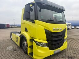 Iveco S-WAY 480 AT440 tractor unit / 2022