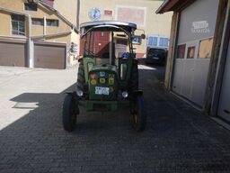John Deere 820