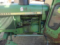 John Deere 820