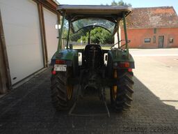 John Deere 820