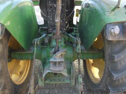 John Deere 820