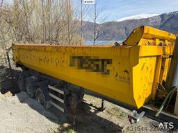 Maur Bilpåbygg 3-axle tipping semi-trailer for sale as a repair o