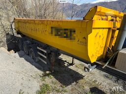Maur Bilpåbygg 3-axle tipping semi-trailer for sale as a repair o
