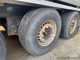 Istrail Triple-Axle Trailer