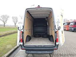 MERCEDES-BENZ SPRINTER 317 L2H2 RWD Mbux