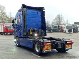Volvo FH 13.500 Globetrotter 4x2 - I parkcool - Full ...