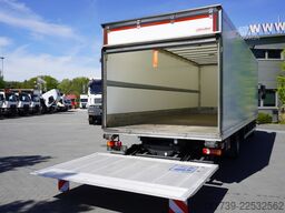 DAF LF 12.210 18-pallet container with tail