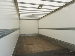 DAF LF 12.210 18-pallet container with tail