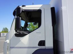 DAF LF 12.210 18-pallet container with tail