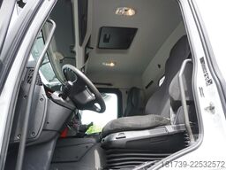 Mercedes-Benz Mercedes-Benz Antos 2540 6×2-4 / HIAB