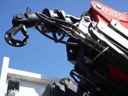 Renault C280 DTI 8 / HDS Fassi F135A.22 / remote