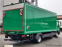 MERCEDES-BENZ 1524 L Koffer 7,35 m mit Tür + LBW 2t