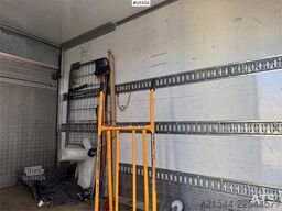 Ford Transit 8-pallet box truck – repair object