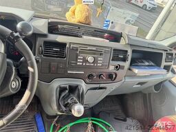 Ford Transit 8-pallet box truck – repair object