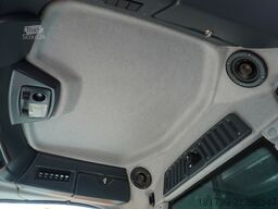 ROSTSELMASH VECTOR 425 RSM-101 grain harvester+Heade