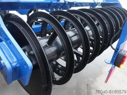 Multi purpose subsoiler U638 4 m 12 dents