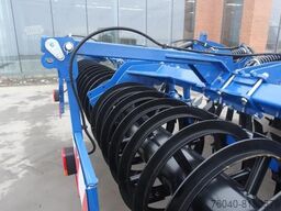 Multi purpose subsoiler U638 4 m 12 dents