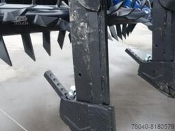 Multi purpose subsoiler U638 4 m 12 dents