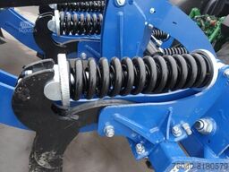 Multi purpose subsoiler U638 4 m 12 dents