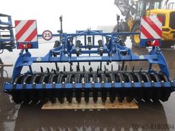 Multi purpose subsoiler U638