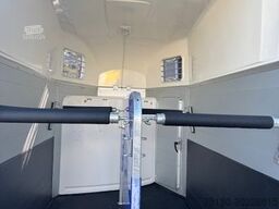 HUMBAUR Xanthos Aero 2 Pferdeanhänger 2,4t. ALU, EZ.25