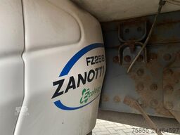 Renault Premium 450 Refrigerated Box / Euro 5 / 6x2 / 3...